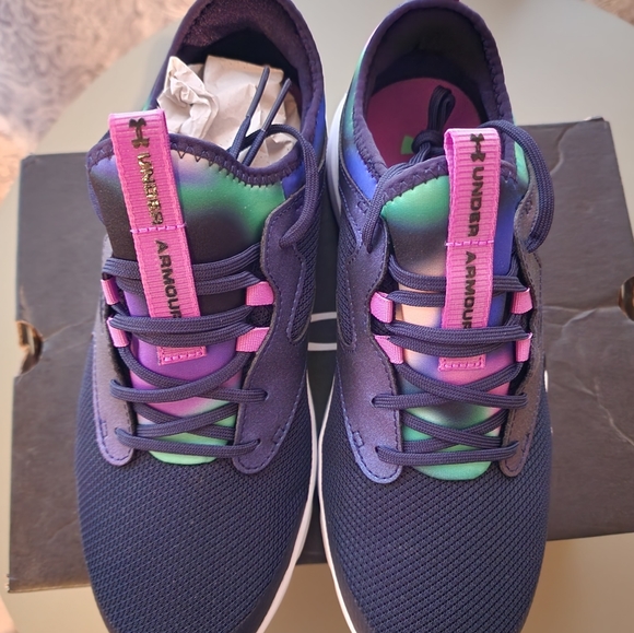 Girls Under Armour 6Y Shoes - Picture 3 of 3